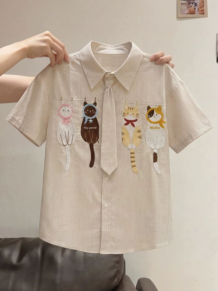 Urocza koszula z kreskówkowym  – Embroidery Uniforms recenzja i cena